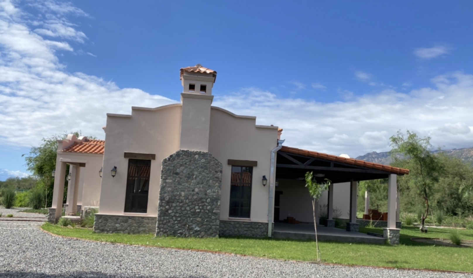 VIVIENDA EN ESTANCIA DE CAFAYATE A ESTRENAR