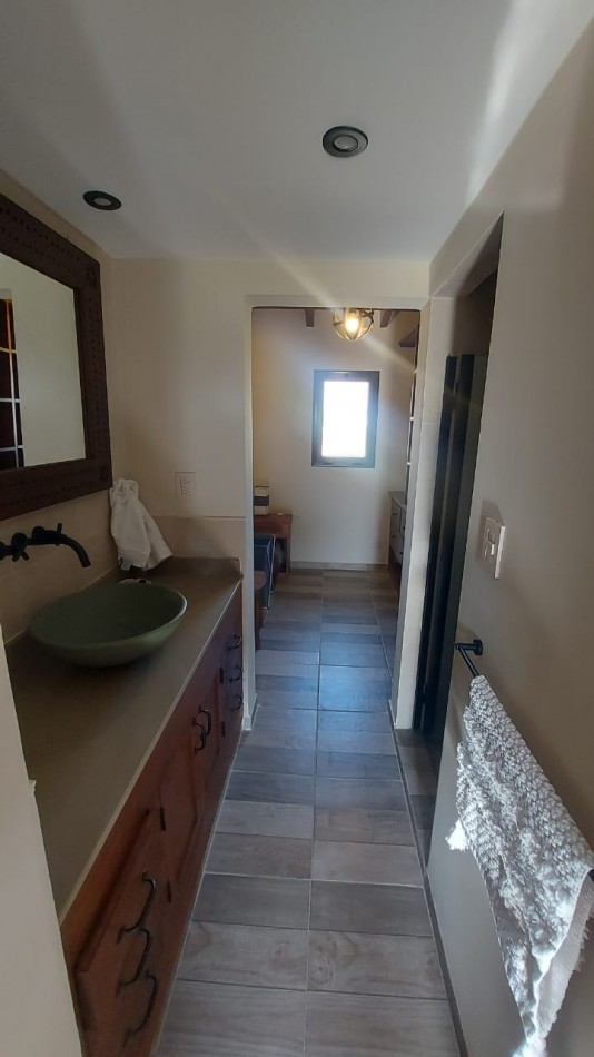 EXCELENTE OPORTUNIDAD EN ESTANCIA DE CAFAYATE VIVIENDA DE 5 DORMITORIOS