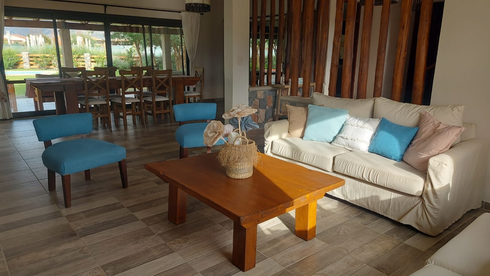 EXCELENTE OPORTUNIDAD EN ESTANCIA DE CAFAYATE VIVIENDA DE 5 DORMITORIOS