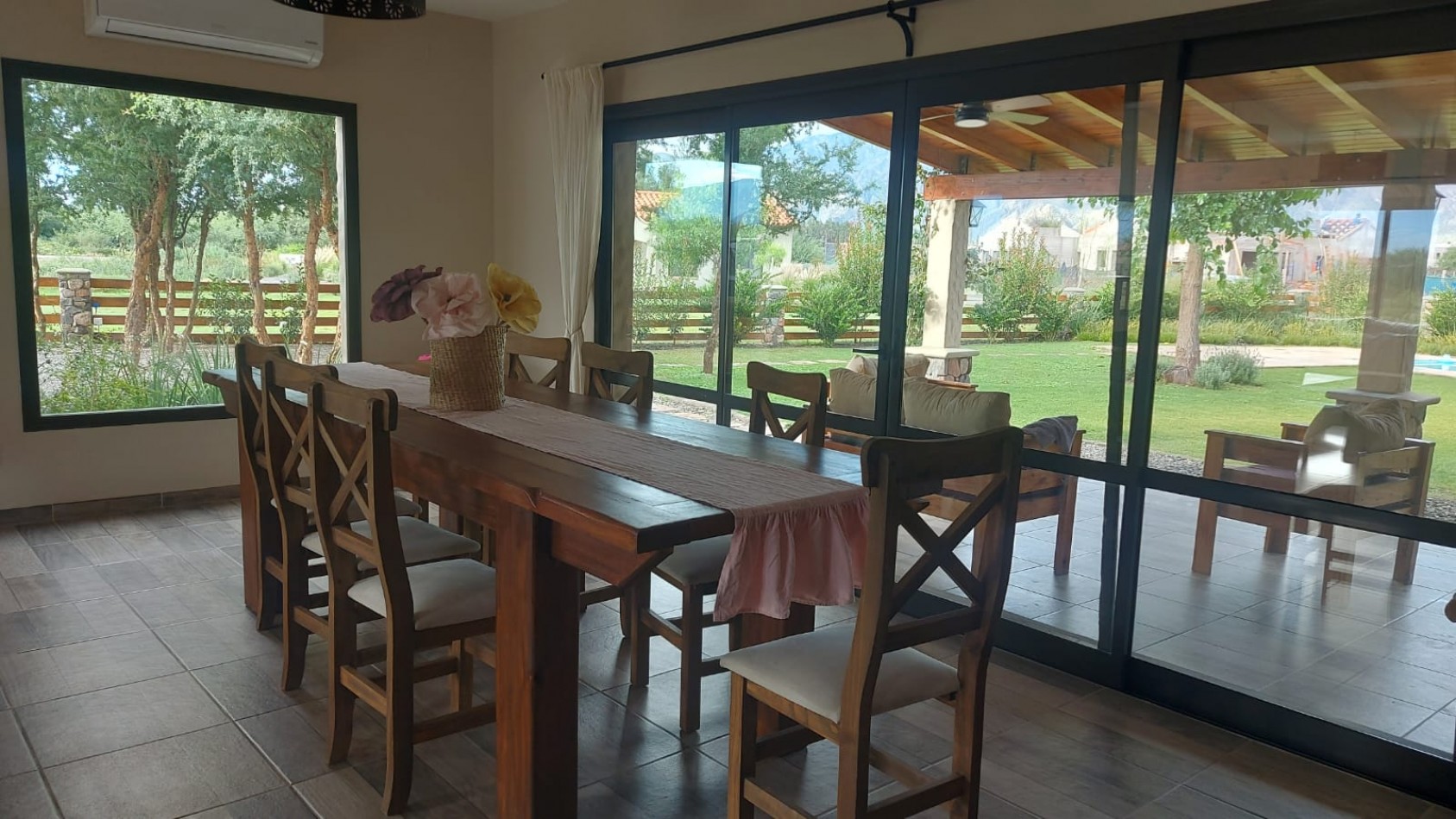 EXCELENTE OPORTUNIDAD EN ESTANCIA DE CAFAYATE VIVIENDA DE 5 DORMITORIOS