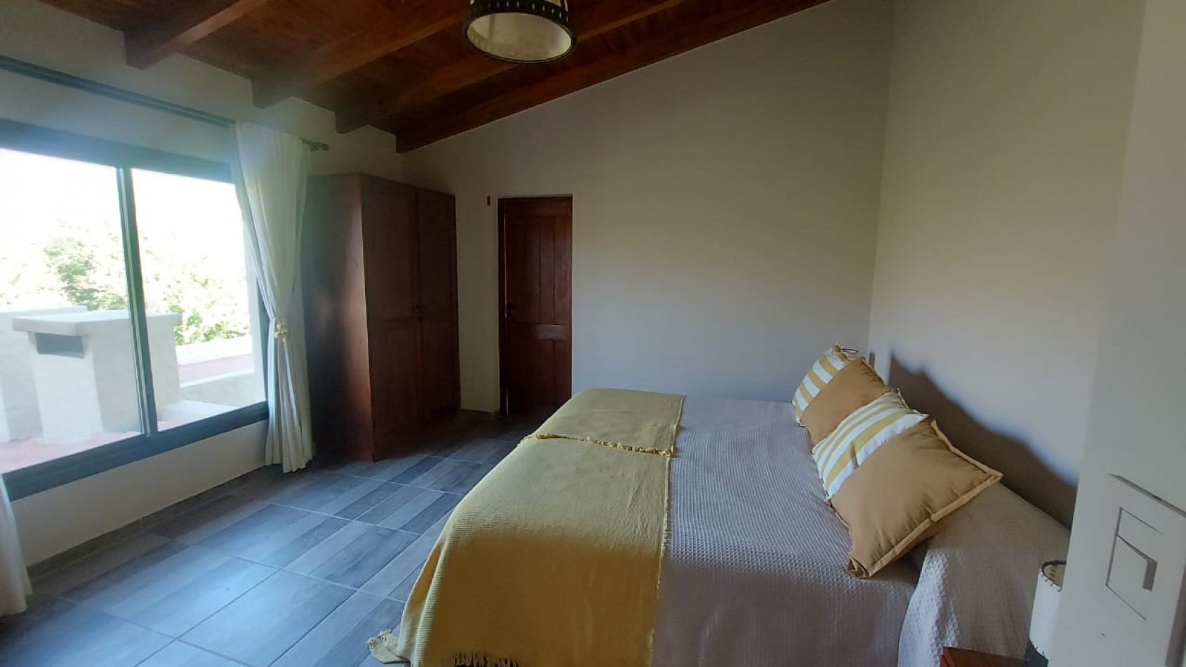 EXCELENTE OPORTUNIDAD EN ESTANCIA DE CAFAYATE VIVIENDA DE 5 DORMITORIOS